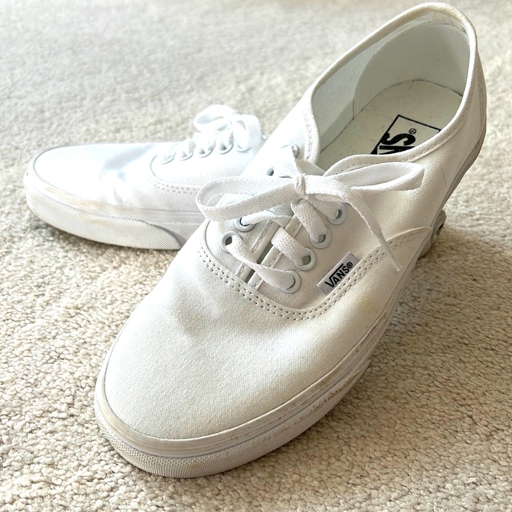 White vans women’s size 8